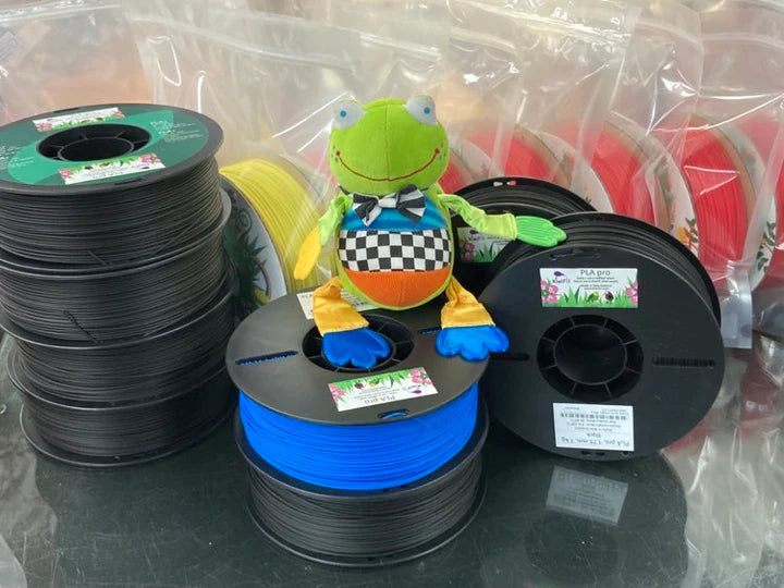 Want your 1 kg filament on refilled plastic spools? Choose it here!